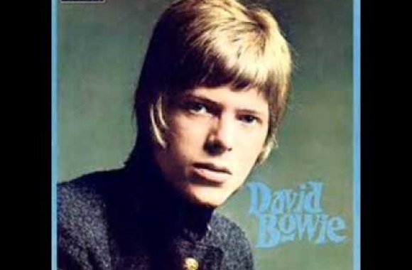 davido-bowie-dainathe-laughing-gnome-daugelio-yra-pripazistama-kaip-labiausiai-nevykes-jo-kurinys