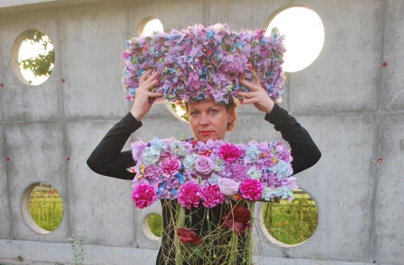 Floristų sukurta suknelė