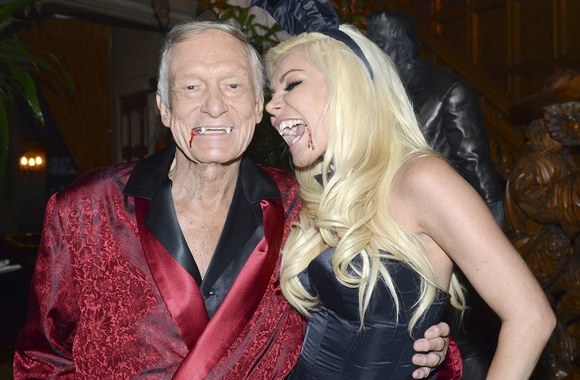 Hugh Hefneris ir Crystal Harris Helovino vakarėlyje