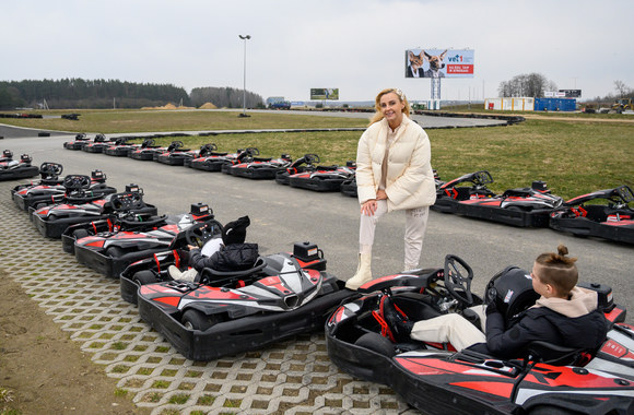 Žinomi žmonės sudalyvavo kartingų lenktynėse / Loretos Kondratės nuotr.