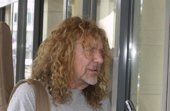 Robertas Plantas su grupe Vilniaus oro uoste