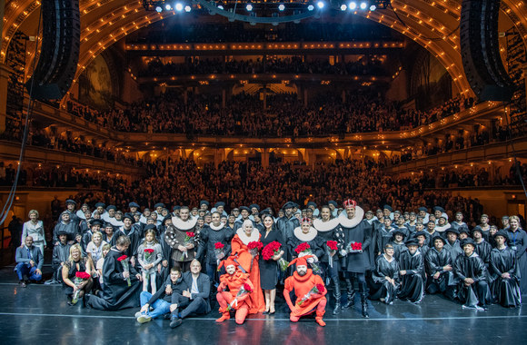 Miuziklo„Žygimanto Augusto ir Barboros Radvilaitės legenda“ pasirodymo Čikagoje akimirka