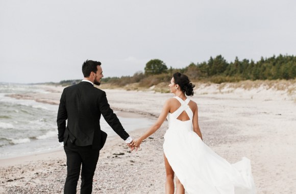 Šventojoje žiedus sumainė aktorius Edgaras Bechter ir Modesta Stonkutė