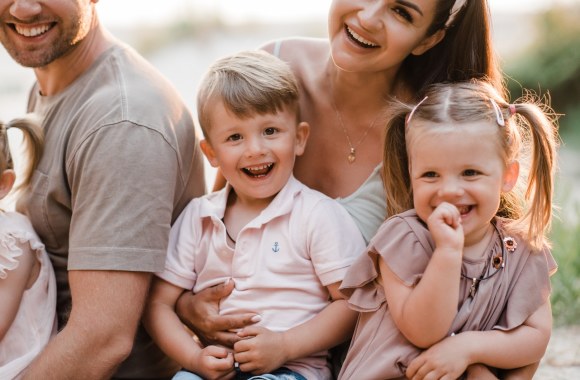 Simonos ir Mindaugo Lipnių šeimos fotosesija pajūryje/ Gabrielės Švirinės nuotr.