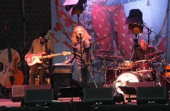 Robertas Plantas su grupe „The Band of Joy“