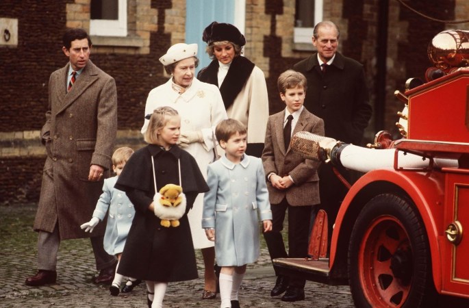 Šviesaus atminimo princas Philipas ir karalienė Elizabeth II, princesė Diana su princais Harry ir Williamu, Zara Philips ir Peteris Philipsas / „Vida Press“ nuotr.