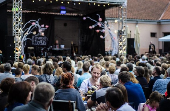 Neda Malūnavičiūtė