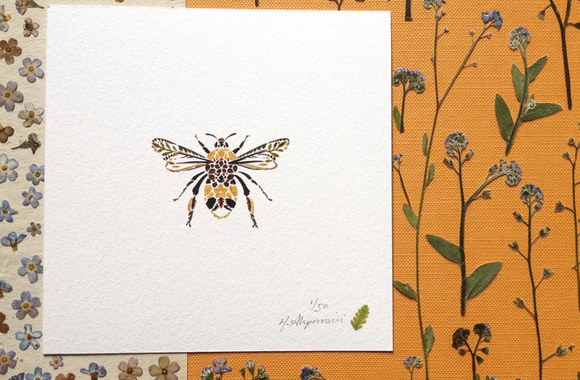 Iš rudeninių lapų kurti piešiniai