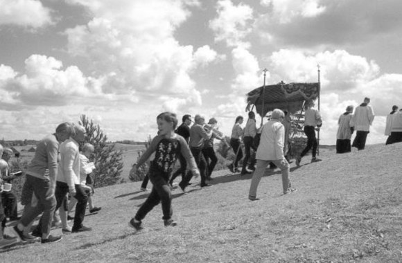 Virgilijaus Usinavičiaus nuotrauka iš fotgrafijų serijos „Atlaidai“