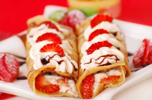 Lietiniai su aviečių drebučiais