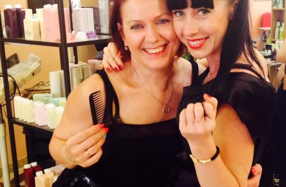 Ingrida Kazlauskaitė ir jos plaukų meistrė Laima Vainilavičienė