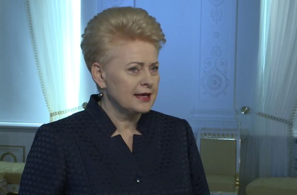 PRIEŠ 100 METŲ MOTERYS IŠKOVOJO TEISĘ BAL SUOTI. Dalia Grybauskaitė