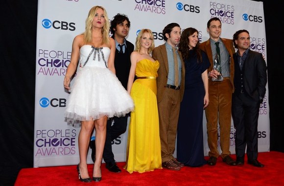 „Didžiojo sprogimo teorija“ (nuotr. serialo komanda) – mėgiamiausia televizijos komedija