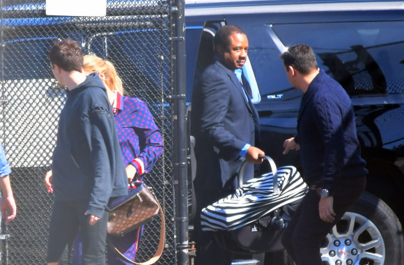 Beyonce ir Jay-Z pirmą kartą viešumoje užfiksuoti su dvynukais