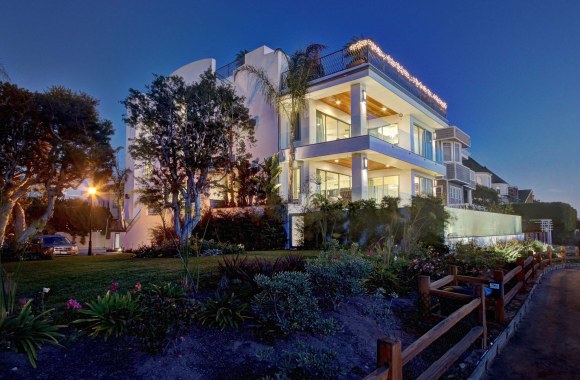 Jeano Claude'o Van Damme'o vila