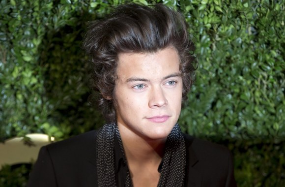 Harry Stylesas švenčia 20-ąjį gimtadienį