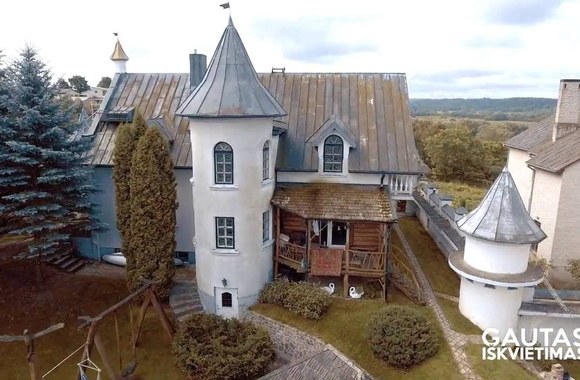 gautas-iskvietimas-3-bronsono-namai-filmuota-henriko-daktaro-rezidencijoj