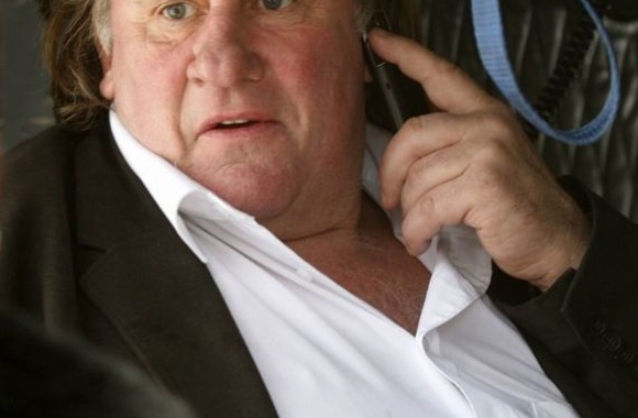 Gerard'as Depardieu skrenda sraigtasparniu Juodkalnijoje