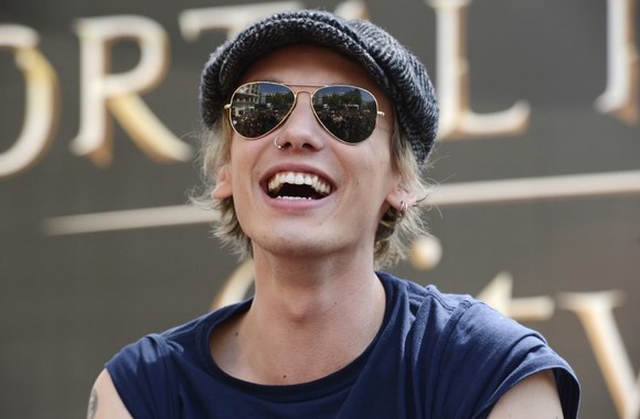 Jamie Campbellas Boweris