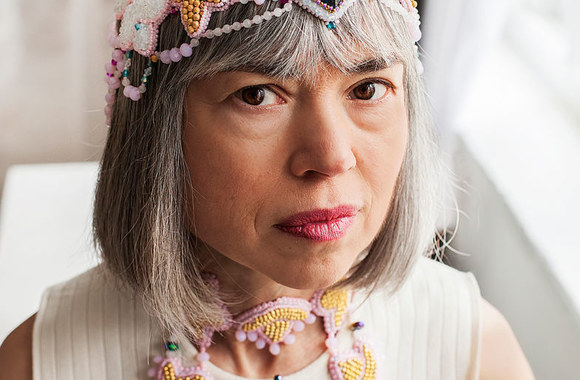 Jurgita Stankevičienė tapo Rasos Vilčinskaitės papuošalų modeliu