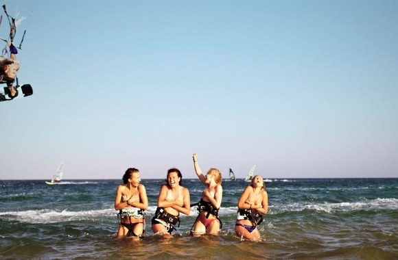 Lietuvis sportininkas Mantas Gilys ir „Chicks GW“ merginos