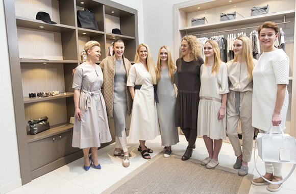 Ina Gaižauskienė su modeliais