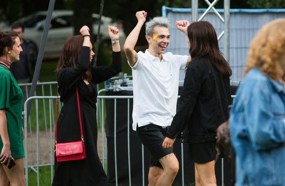 „Tove Lo“ koncerto VU botanikos sode akimirka