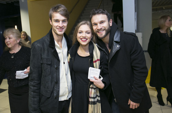 Agota Mašnauskaitė su draugu Romu ir Vaidas Baumila