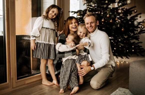 Laura ir Šarūnas Mazalai su vaikais / Asmeninio albumo nuotr.