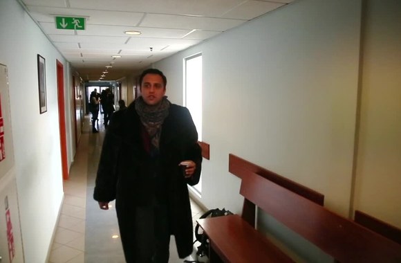 5698da341c13evideo_5698d9b493c47