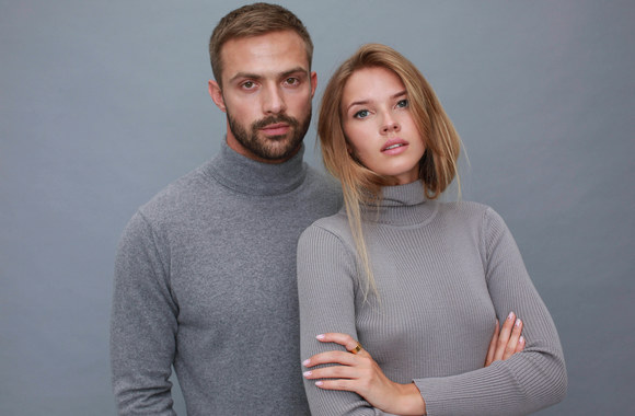 ROBI AGNES megztiniai ir suknelės aukštu kaklu / Organizatorių nuotr.