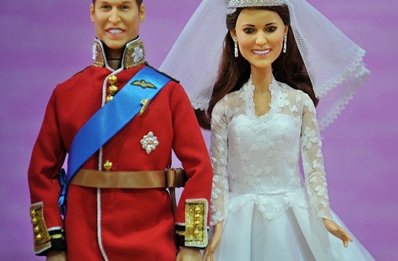 Žaislinės princo Williamo ir Catherine vestuvių lėles