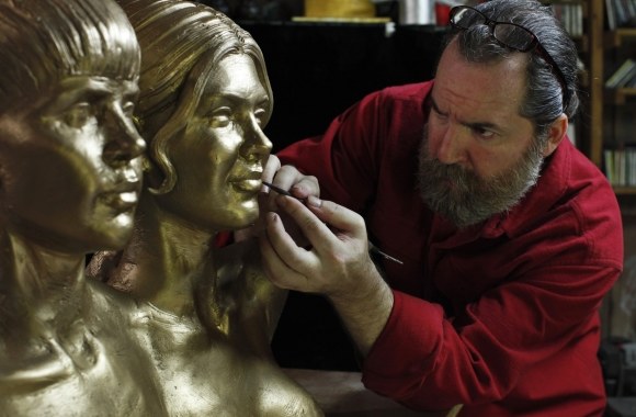 Popdievaičiai virto bronzinėmis skulptūromis