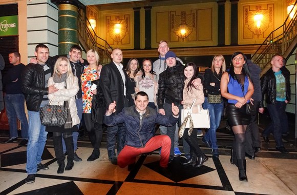 SEL koncerto Londone akimirka