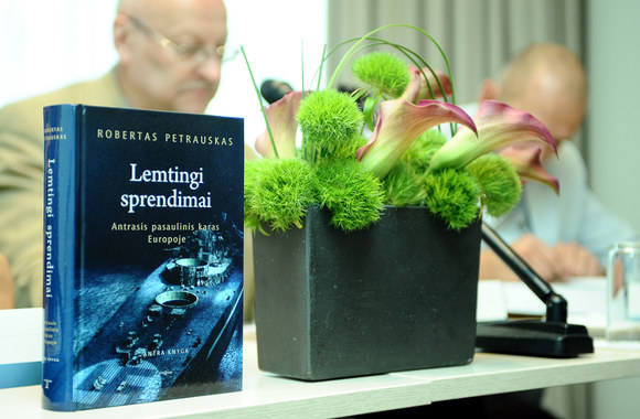 Roberto Petrausko knygos pristatymo akimirka