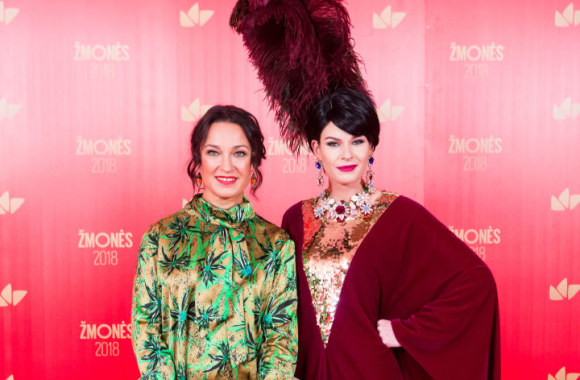 Žurnalo „Žmonės“ redaktorė Gitana Bukauskienė ir stilistė Austėja Jablonskytė