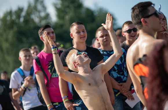 Startavo festivalis „Betsafe Radistai Village“: dalyviai šturmuoja Obuolių salą