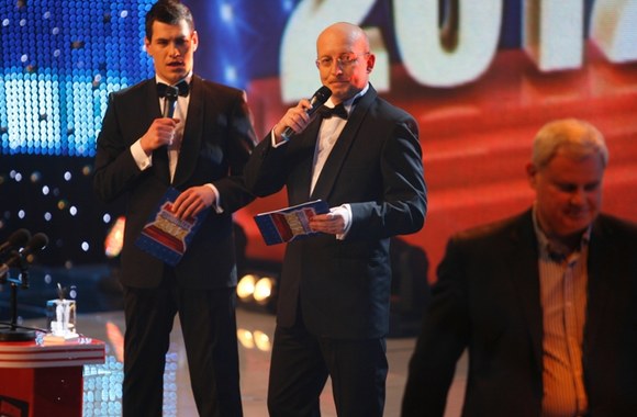 „Auksinių svogūnų“ apdovanojimų ceremoniją Klaipėdoje vedė Arūnas Valinskas ir Justinas Jankevičius.