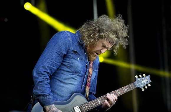 Brentas Hindsas iš „Mastodon“