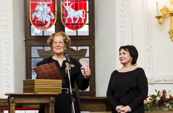 Moterų klubo„Ad astra“ apdovanojimai