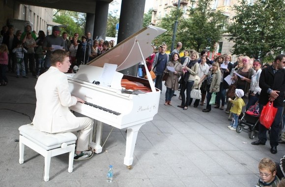 Vilniaus centre J.Sodeika atliko E.Johno kūrinius