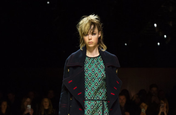 „Burberry“ 2016 m. rudens kolekcijos modelis
