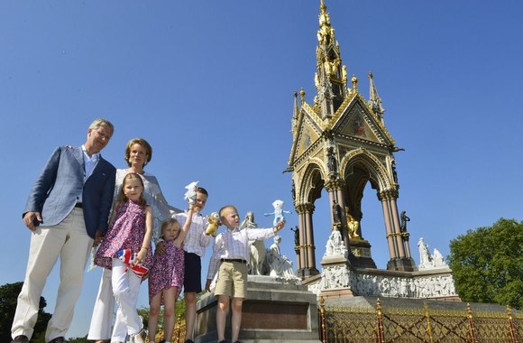 Belgijos princas Philippe'as, princesė Elisabeth, princesė Mathilde, princas Eleonore, princai Gabrielius ir Emmanuelis