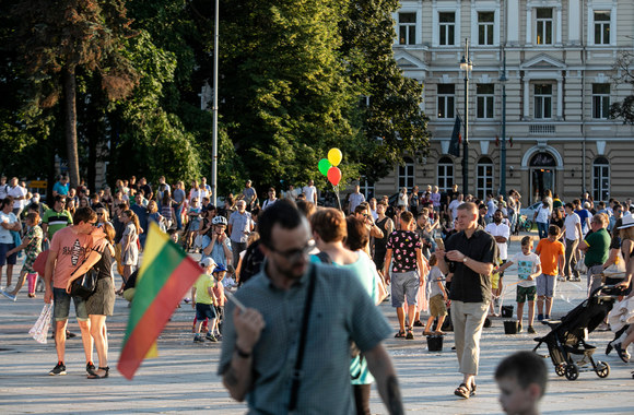Koncertas „Tautiškos giesmės pakylėti“ Katedros aikštėje / Pauliaus Peleckio / „ŽMONĖS Foto“ nuotr.