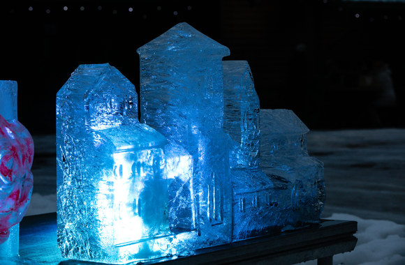 Ledo skulptūrų ir šviesų festivalis „Pasaka“ Prienų rajone esančiame visuomenės harmonizavimo parke „Harmony park“