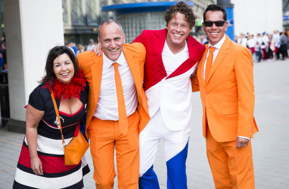 „Eurovizijos“ gerbėjų minia plūsta į „Globe“ areną