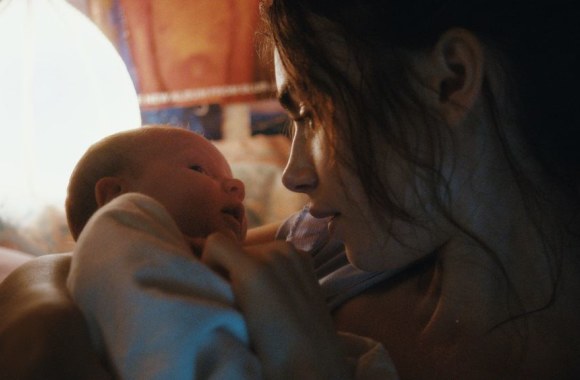 Lily Collins filme „Su meile, Rouzė“