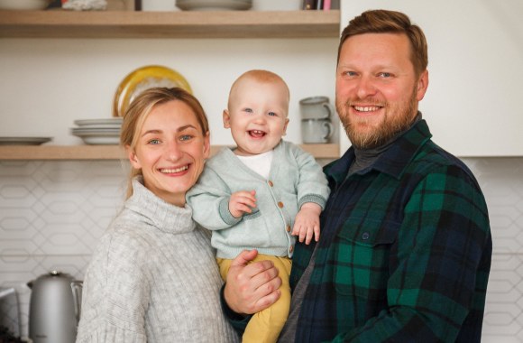 Dainius Budrys su žmona Jolita su sūnumi Aleksu / Kristinos Kučinskaitės nuotr.