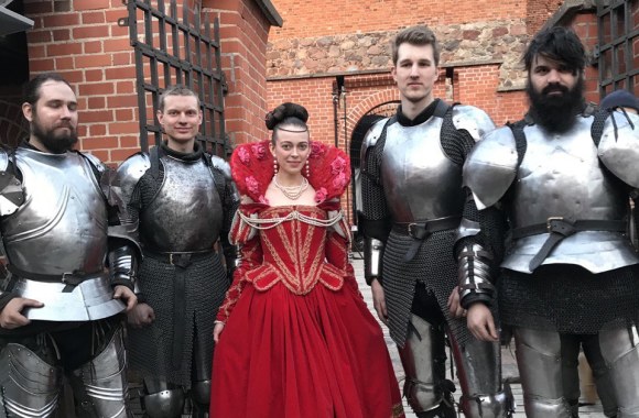 Karina Ratabylskaitė nusifilmavo pasakoje „Trys riešutėliai Pelenei“ / Asmeninio albumo nuotr.