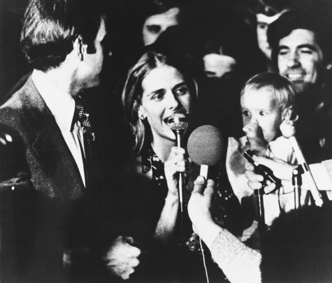 Joe Bidenas su pirmąją žmona Neilia 1972 metais / „Vida Press“
